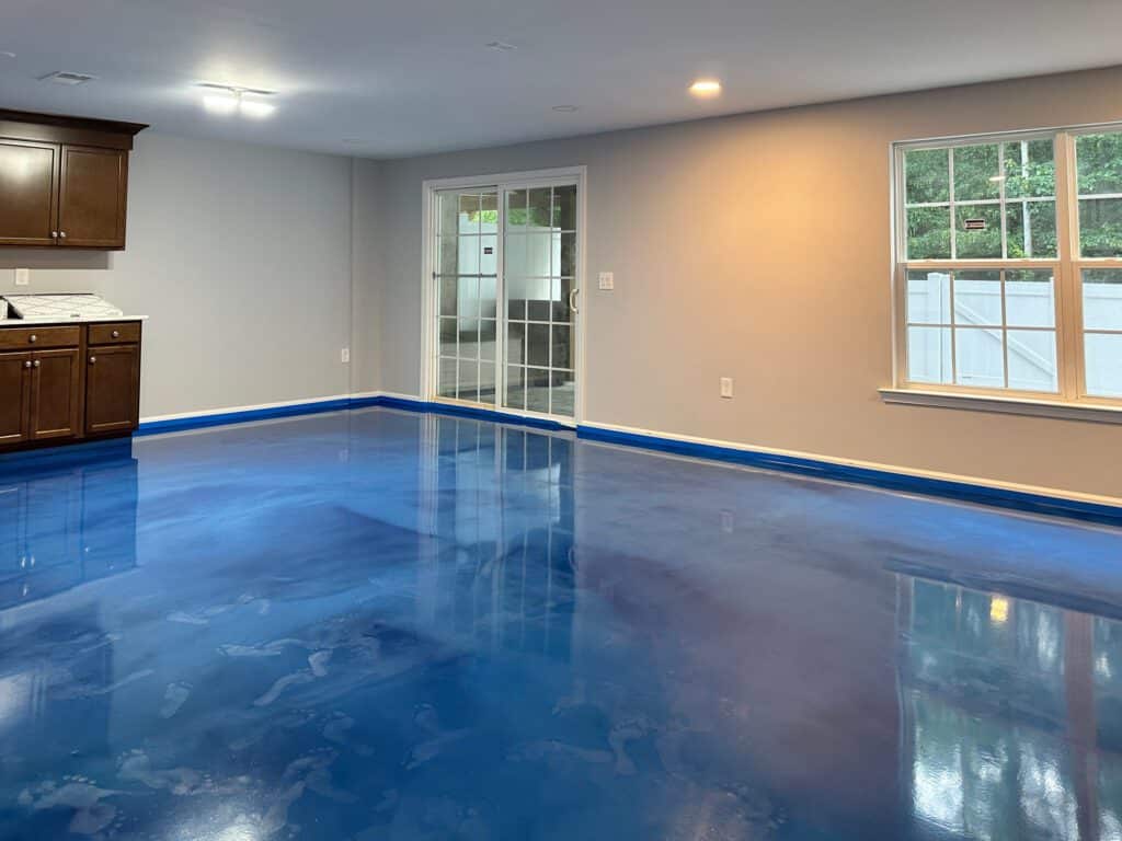 lumiere-metallic-epoxy-flooring-blue-residential_2256-1024×768 Shiny blue epoxy flooring in room